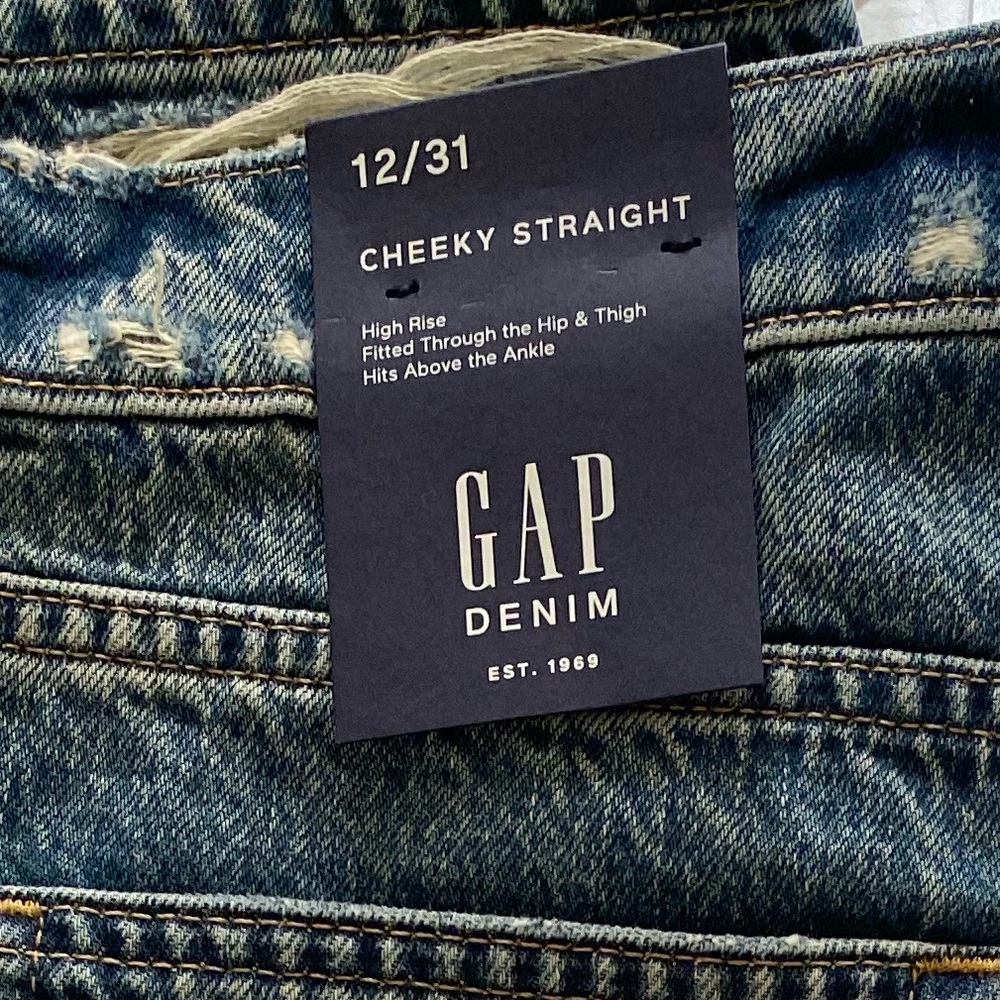 GAP high rise cheeky straight 12/31